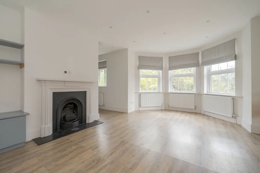 Gunnersbury Avenue, Ealing, W5 photo 2