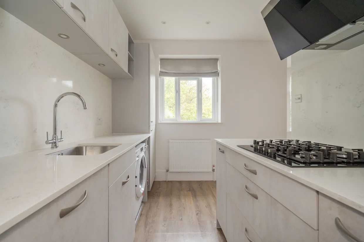Gunnersbury Avenue, Ealing, W5 photo 8