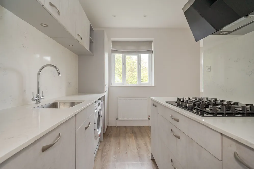 Gunnersbury Avenue, Ealing, W5 photo 8
