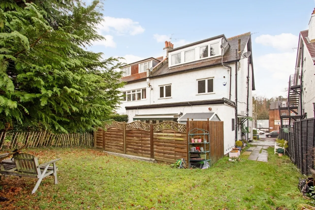 Brighton Road Purley CR8 photo 7