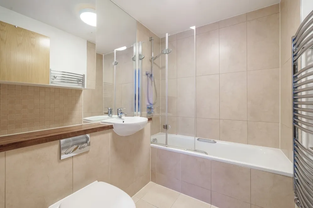 Lakeside Way Wembley HA9 photo 9