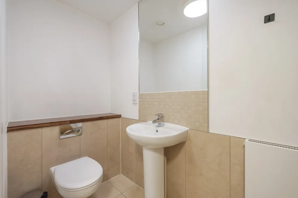 Lakeside Way Wembley HA9 photo 16