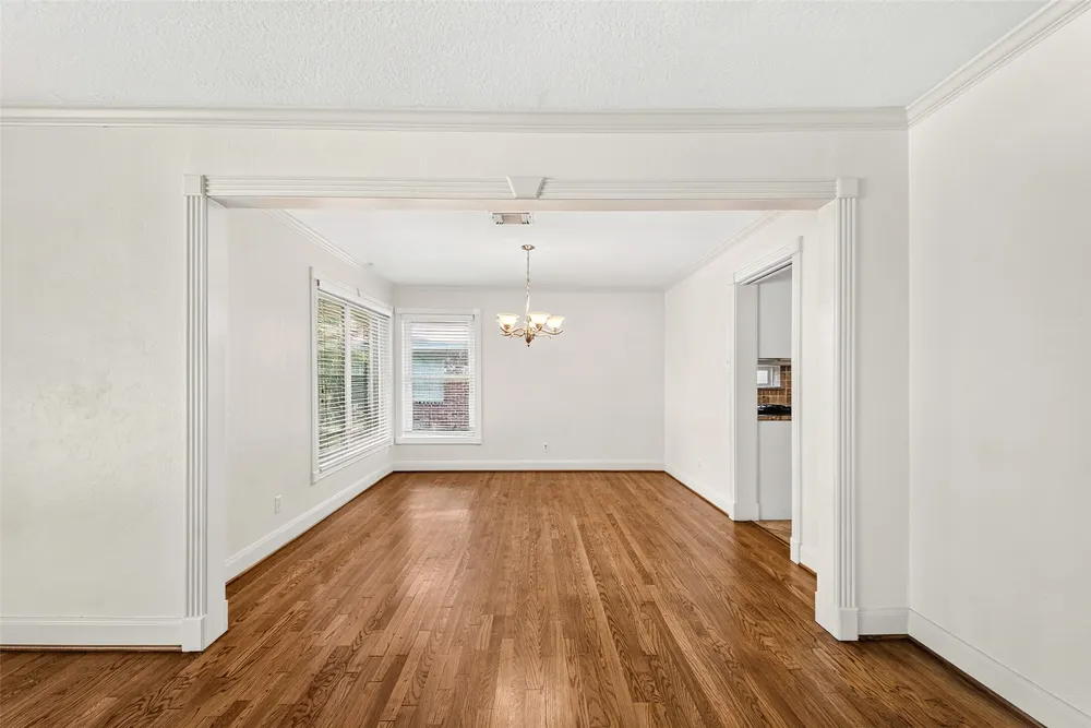 5262 Briarbend Dr, Houston, TX 77096