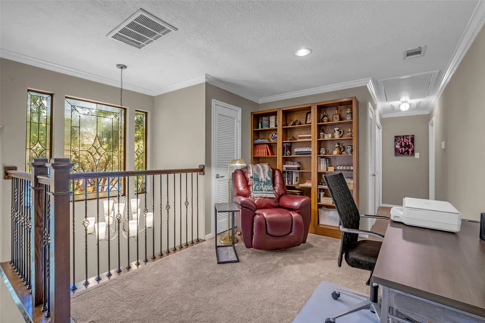 12833 Kingsbridge Ln, Houston, TX 77077