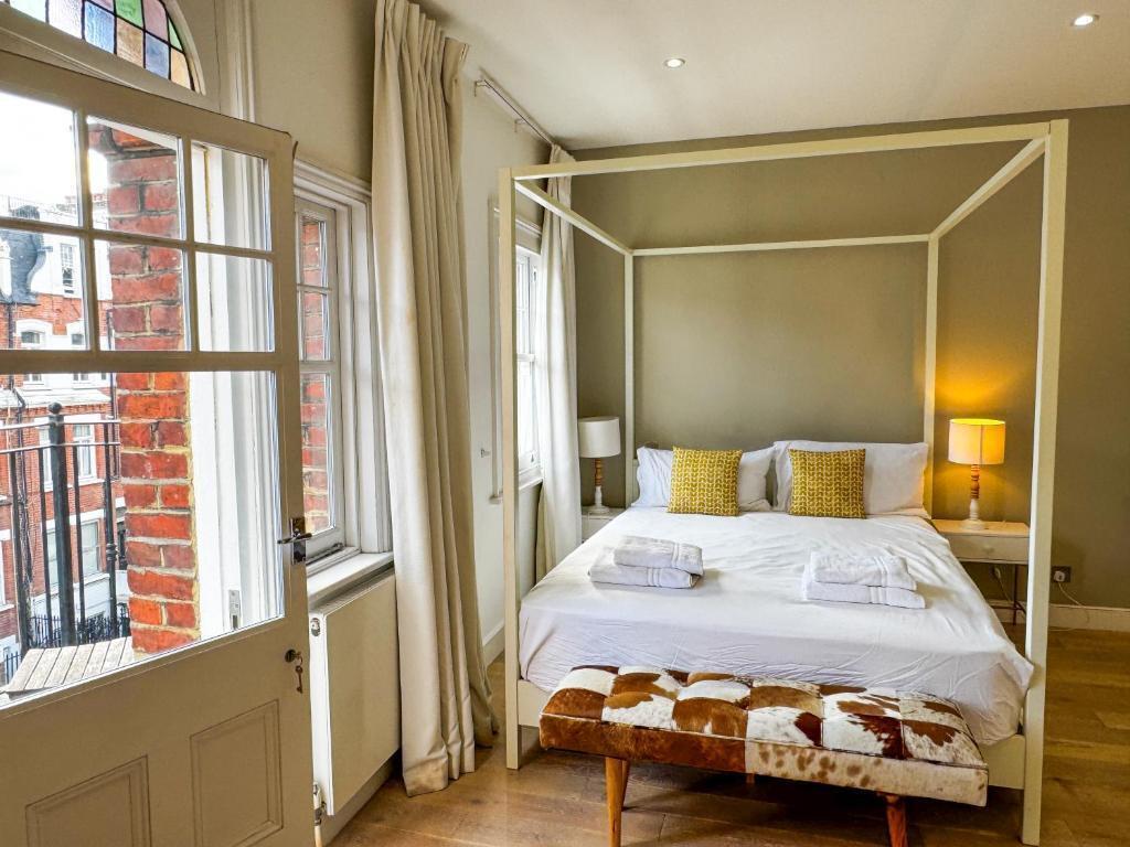 Flat 4, Comeragh Road, London Image 5