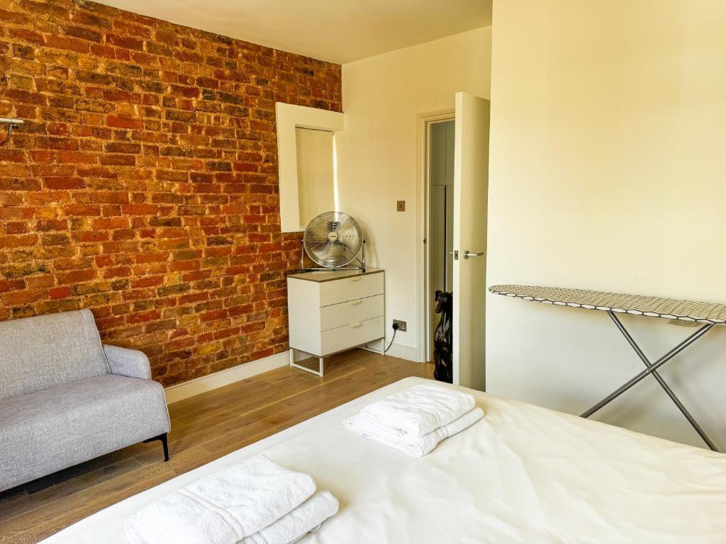Flat 4, Comeragh Road, London Image 7