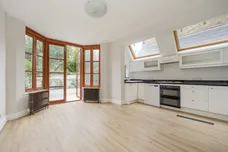 Brackley Road, London, W4 photo 3