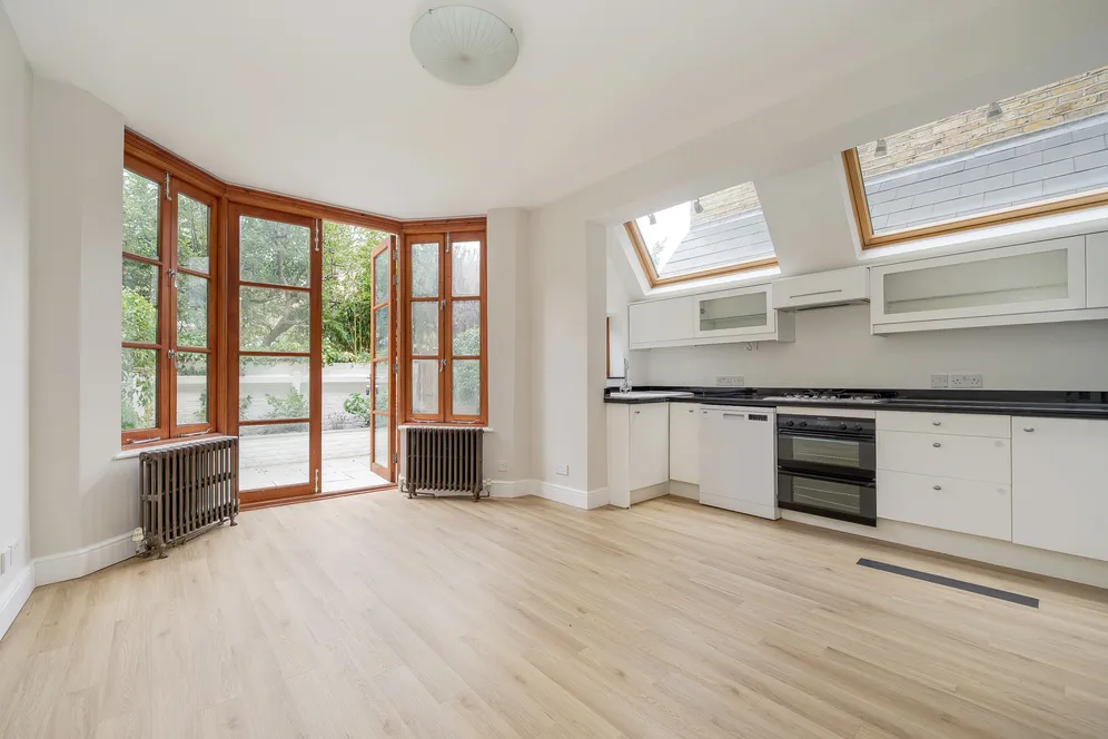 Brackley Road, London, W4 photo 3