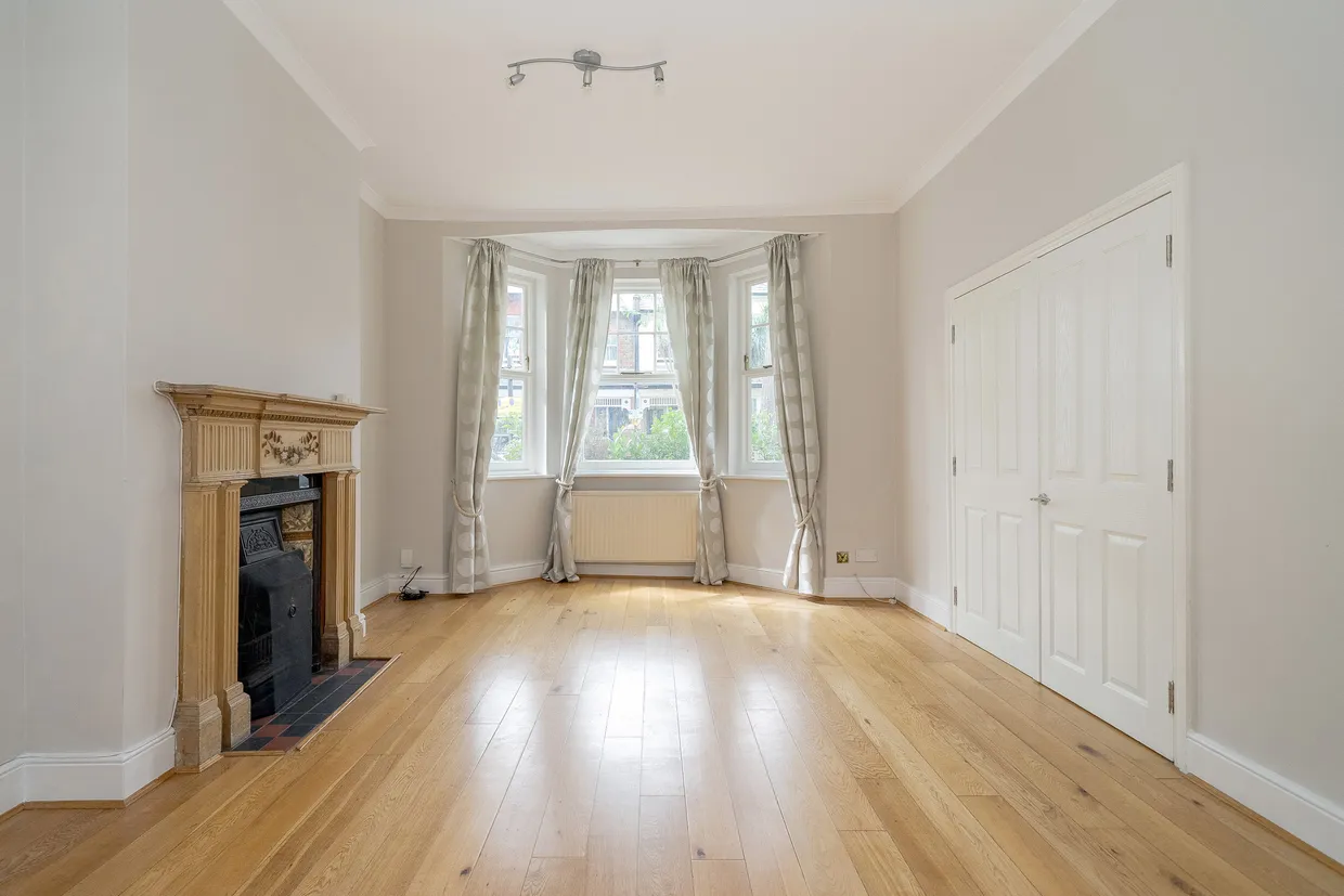 Brackley Road, London, W4 photo 4