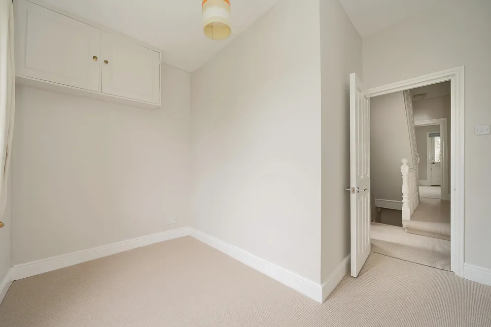 Brackley Road, London, W4 photo 9