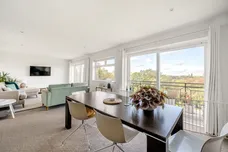Oatlands Drive, Weybridge, KT13 photo 3