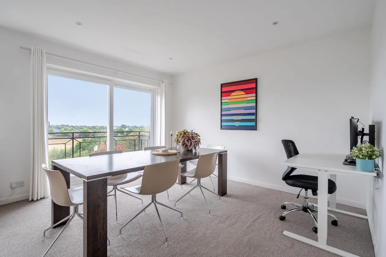 Oatlands Drive, Weybridge, KT13 photo 4