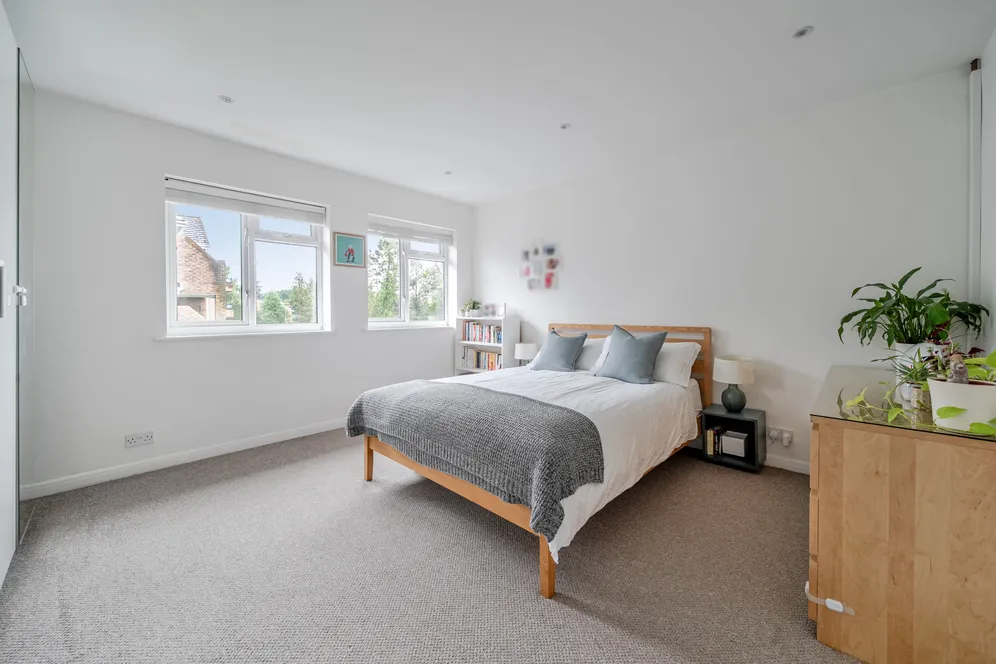 Oatlands Drive, Weybridge, KT13 photo 13