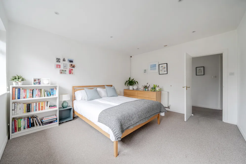 Oatlands Drive, Weybridge, KT13 photo 14