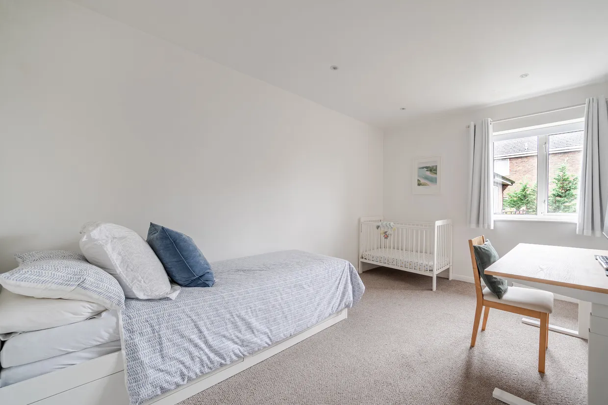 Oatlands Drive, Weybridge, KT13 photo 15