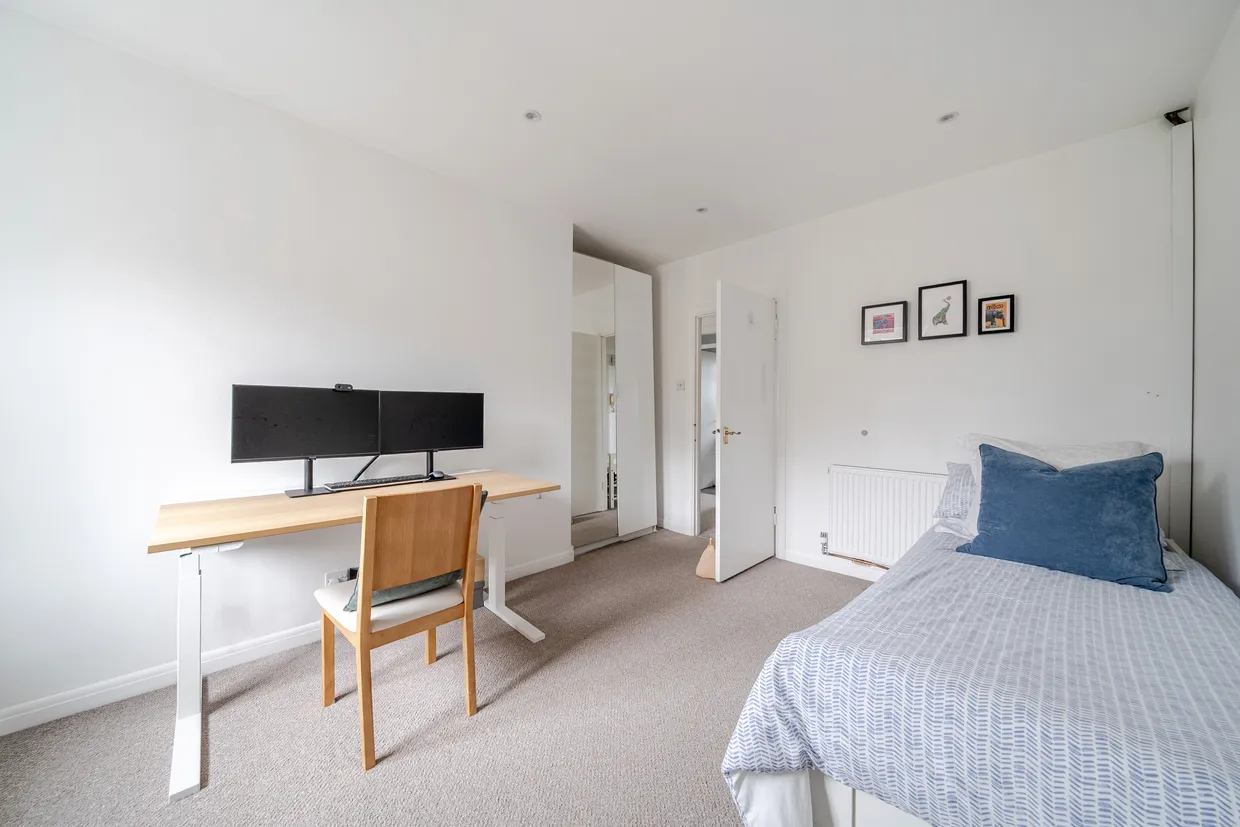 Oatlands Drive, Weybridge, KT13 photo 16