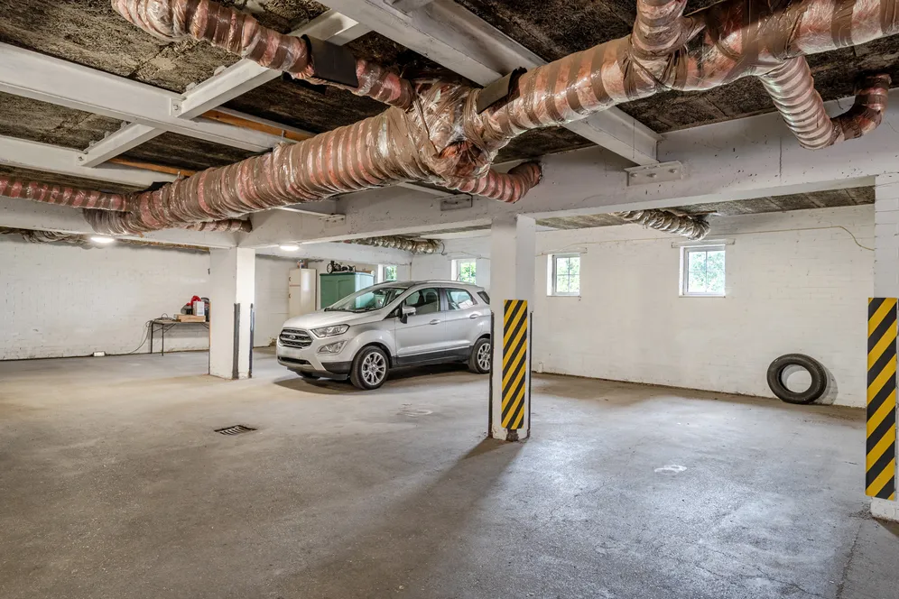 Oatlands Drive, Weybridge, KT13 photo 18
