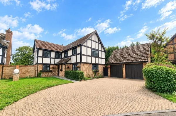 Forest End, Kennett, CB8 photo 1