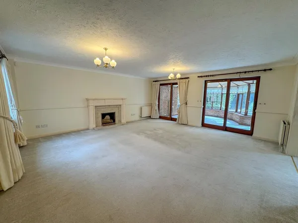 Forest End, Kennett, CB8 photo 2