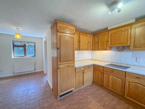 Forest End, Kennett, CB8 photo 12