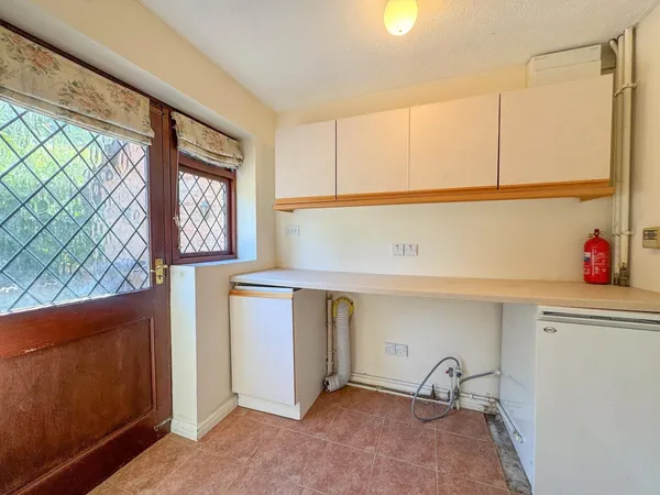Forest End, Kennett, CB8 photo 14