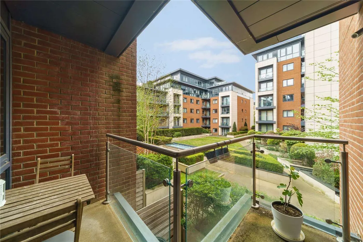 Chartfield Avenue, London, SW15 photo 5