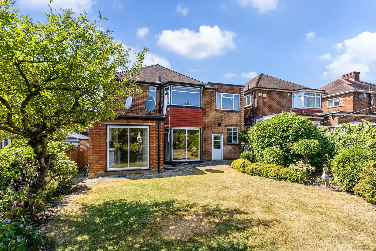 Weston Drive, Stanmore, HA7 photo 1