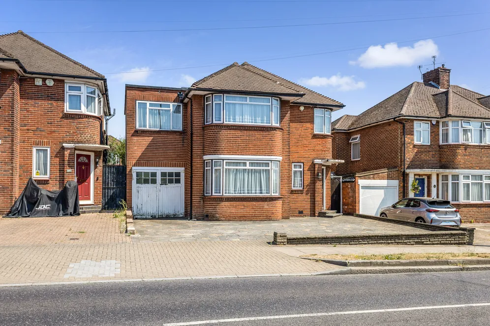 Weston Drive, Stanmore, HA7 photo 3