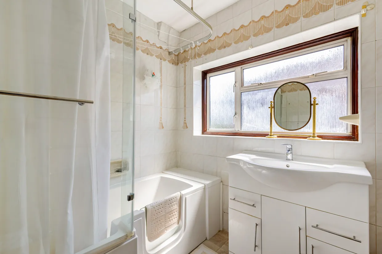 Weston Drive, Stanmore, HA7 photo 6