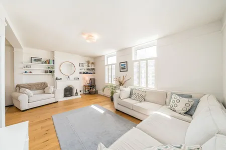 Queens Road, Weybridge, KT13