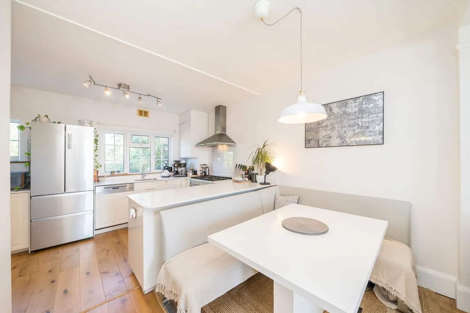 Queens Road, Weybridge, KT13 photo 3