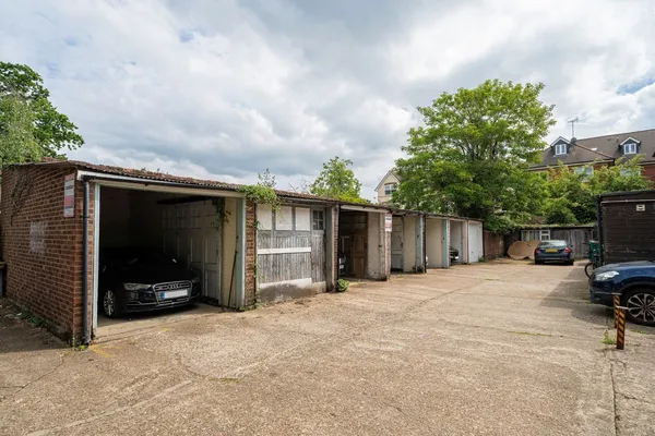 Queens Road, Weybridge, KT13 photo 9