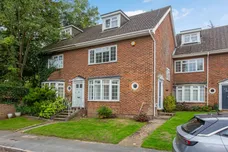 Gainsborough Court, Walton-on-Thames KT12 photo 1