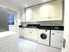 Gainsborough Court, Walton-on-Thames KT12 photo 3