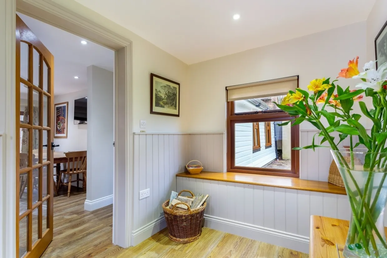 Kerves Lane, Horsham, RH13 photo 4
