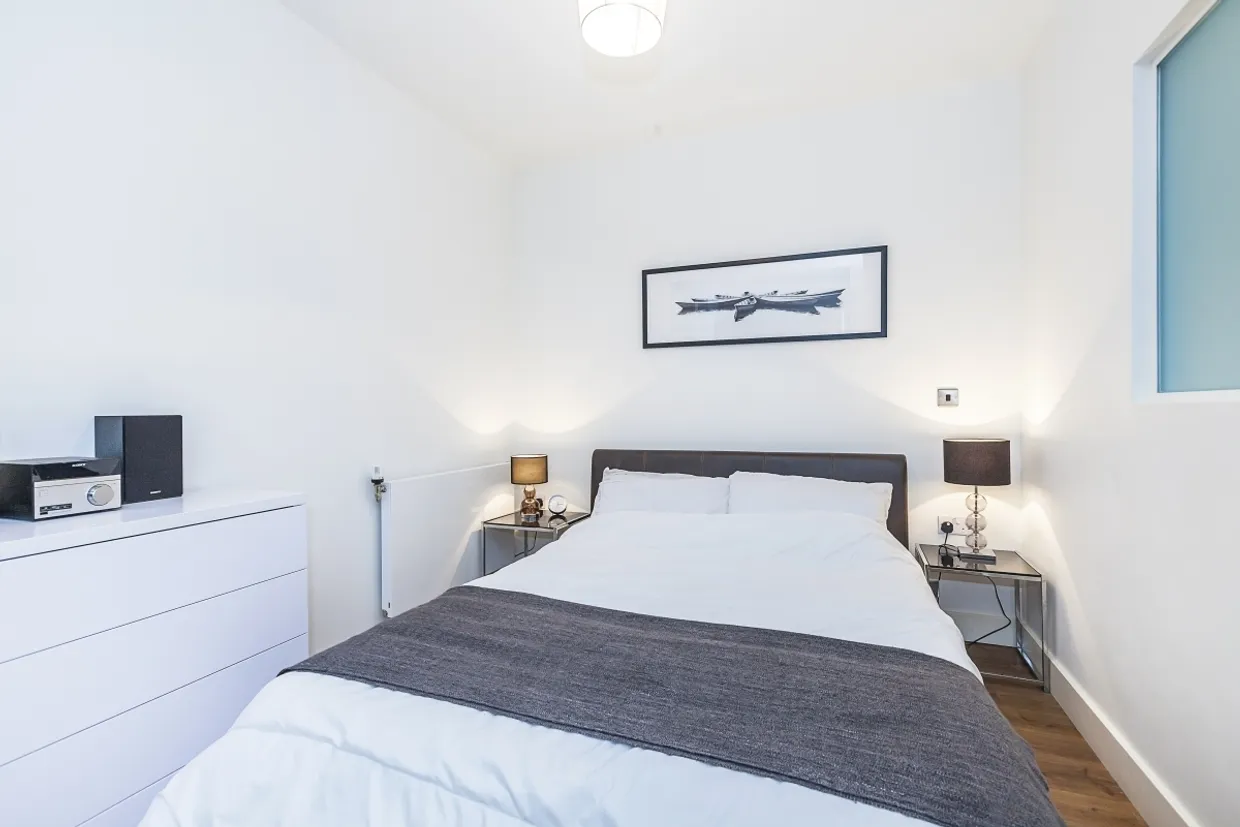 Lighterman Point, E14 photo 6