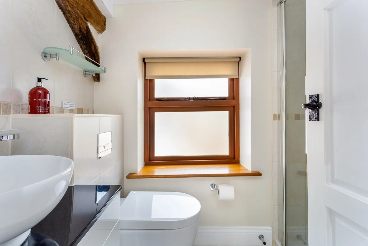 Kerves Lane, Horsham, RH13 photo 9