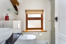 Kerves Lane, Horsham, RH13 photo 9