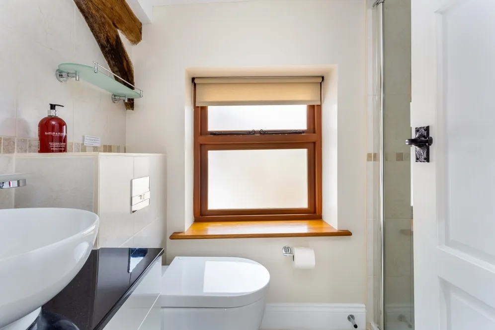 Kerves Lane, Horsham, RH13 photo 9