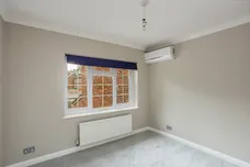 Gainsborough Court, Walton-on-Thames KT12 photo 11
