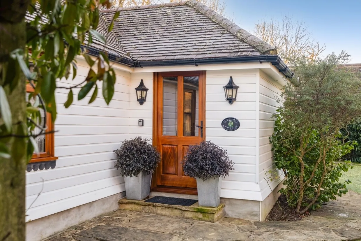 Kerves Lane, Horsham, RH13 photo 10