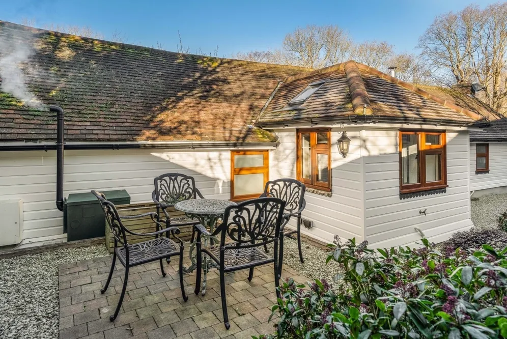 Kerves Lane, Horsham, RH13 photo 11