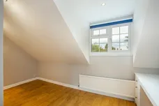 Gainsborough Court, Walton-on-Thames KT12 photo 14