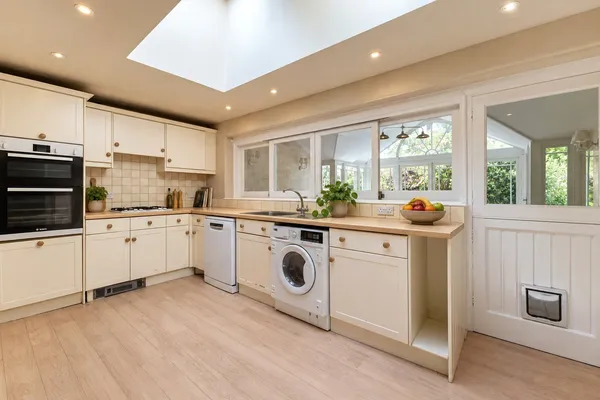 Guillards Oak, Midhurst, GU29 photo 3