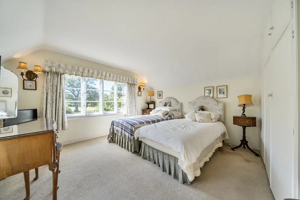Trout Lane, Horsham, RH13 photo 8