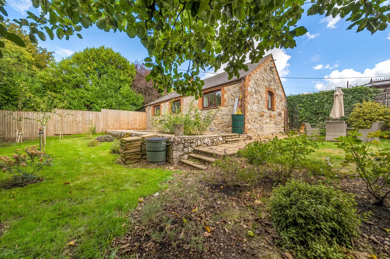 Lockeridge, Marlborough, SN8 photo 3
