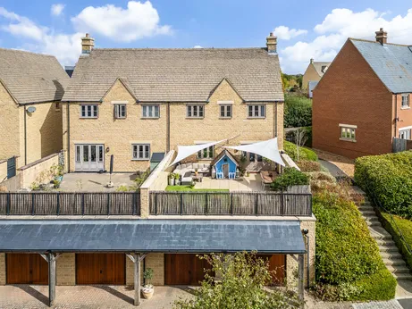 Matthews Walk, Cirencester, GL7