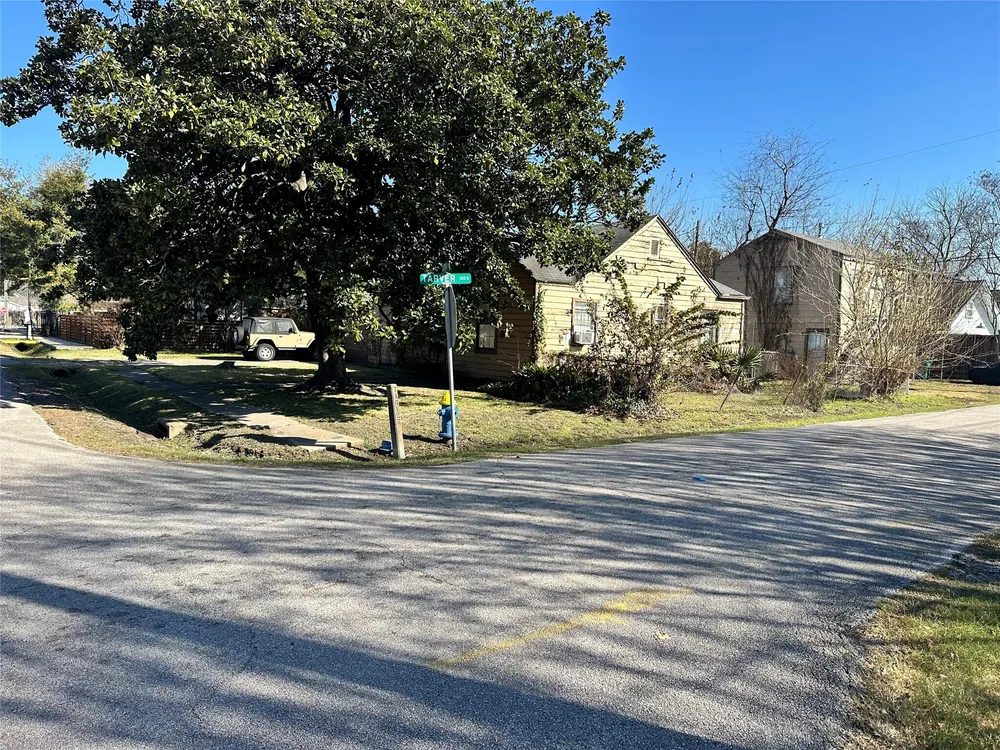 1502 Tabor St, Houston, TX 77009