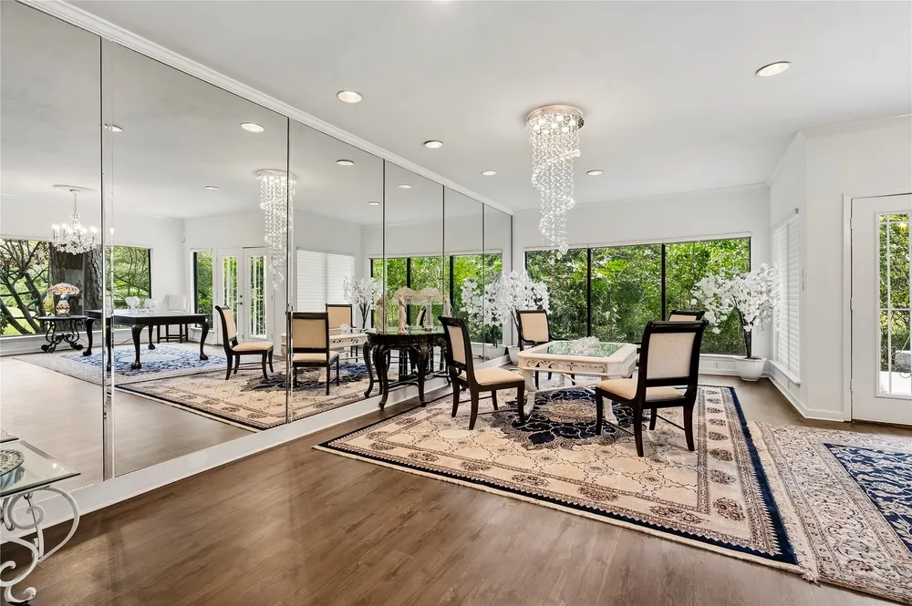 9400 Doliver Dr, Houston, TX 77063