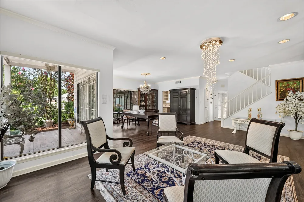 9400 Doliver Dr, Houston, TX 77063